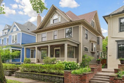 811 Ashland Avenue Saint Paul MN 55104