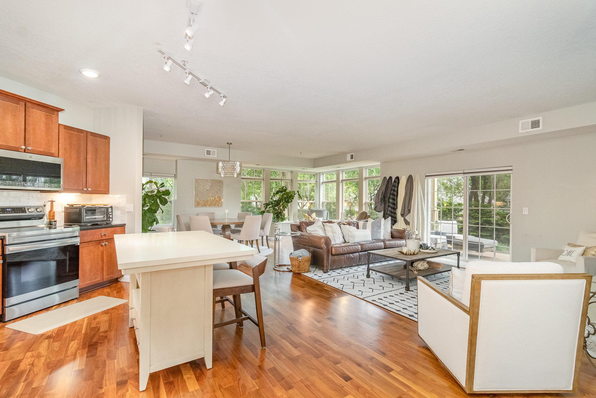 4132 Vernon Avenue S A101