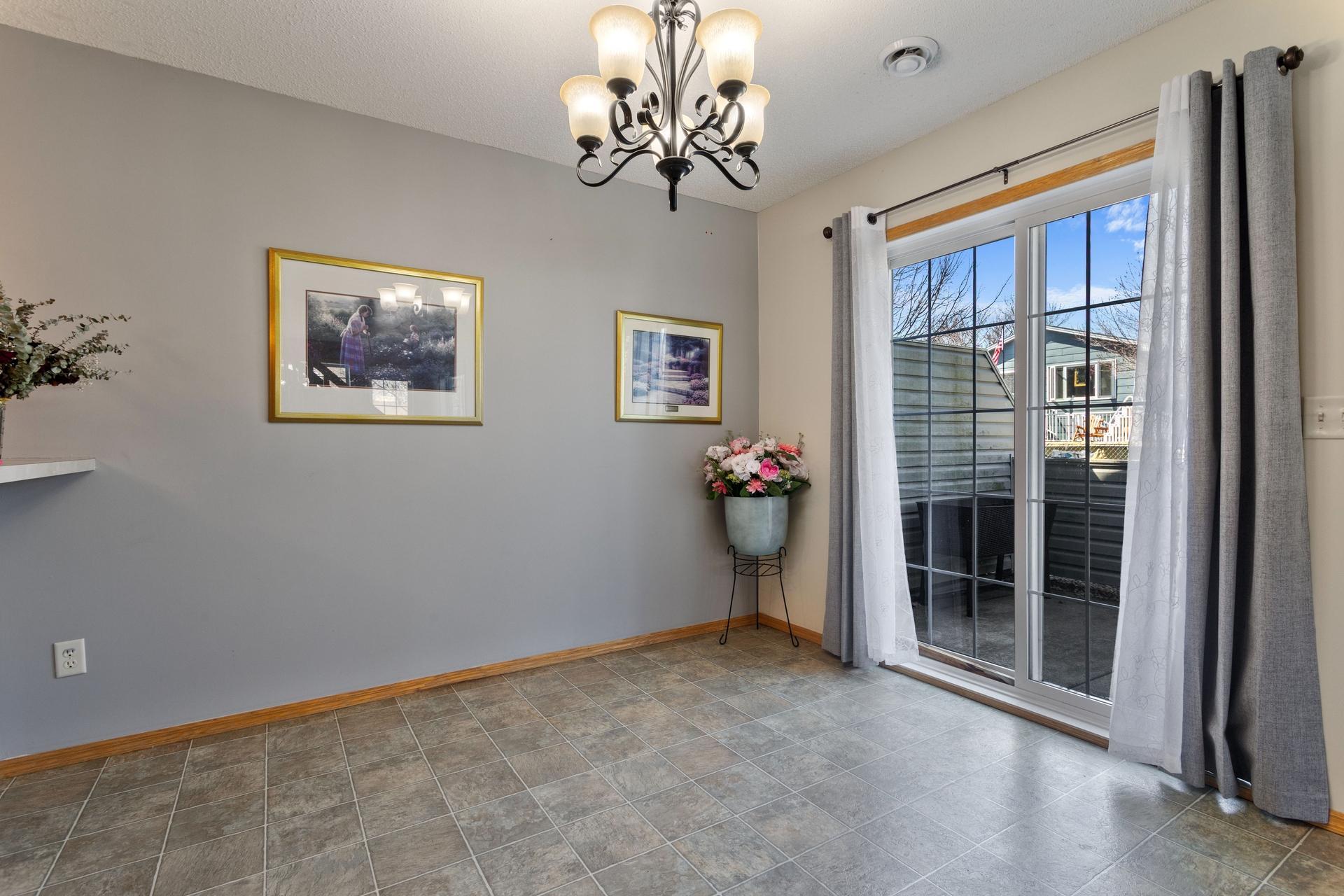 11011 Douglas Lane N
