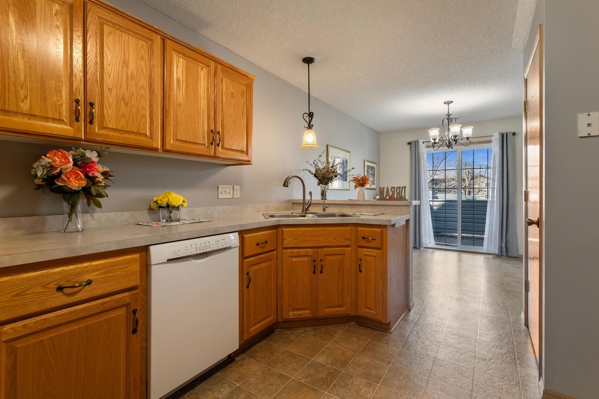 11011 Douglas Lane N