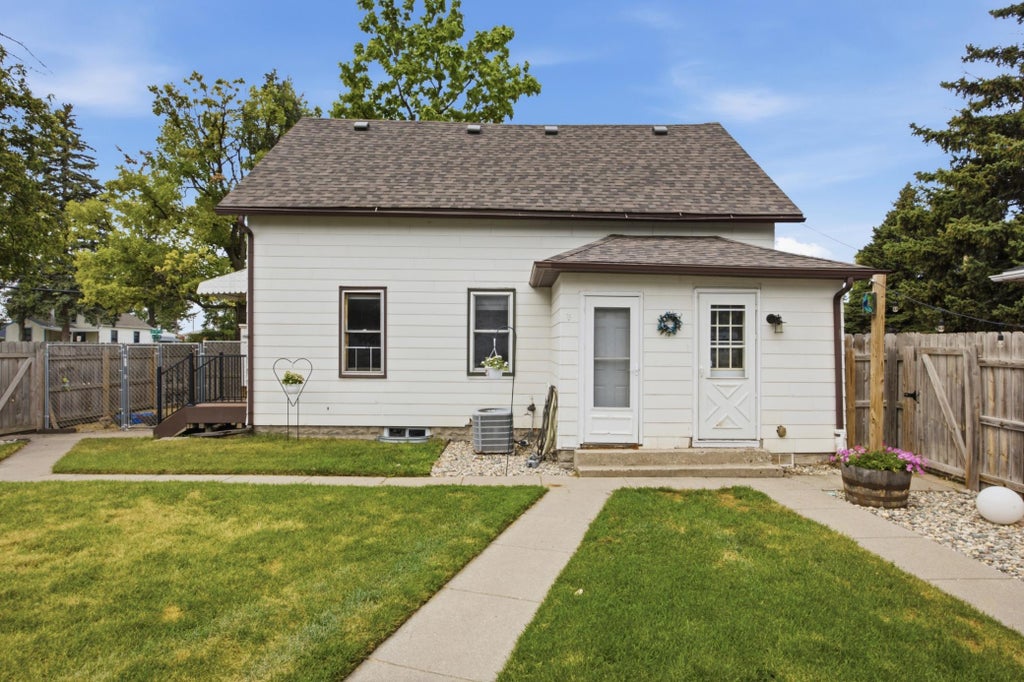 Photo of 1502 2nd Avenue N, Moorhead, MN 56560 (MLS # 7119956)
