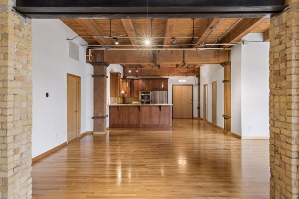 607 WASHINGTON AVE S APT 303, MINNEAPOLIS, MN 55415 - Image 5dc8d9479136e7045ebfa2c17d510dcf/1735320454