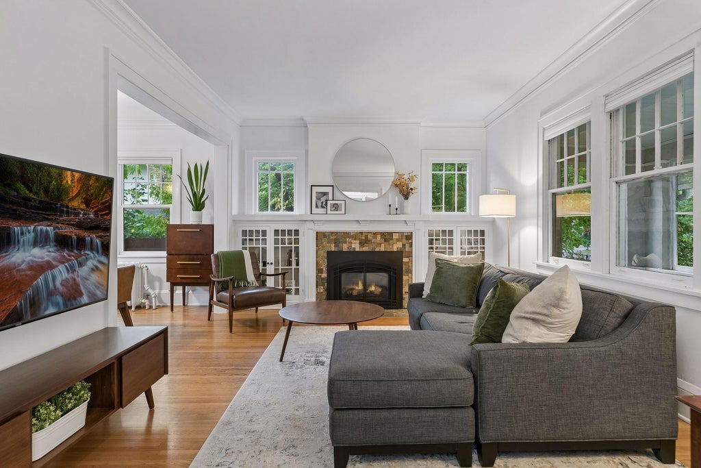 Photo of 1835 Princeton Avenue, Saint Paul, MN 55105 (MLS # 7156475)