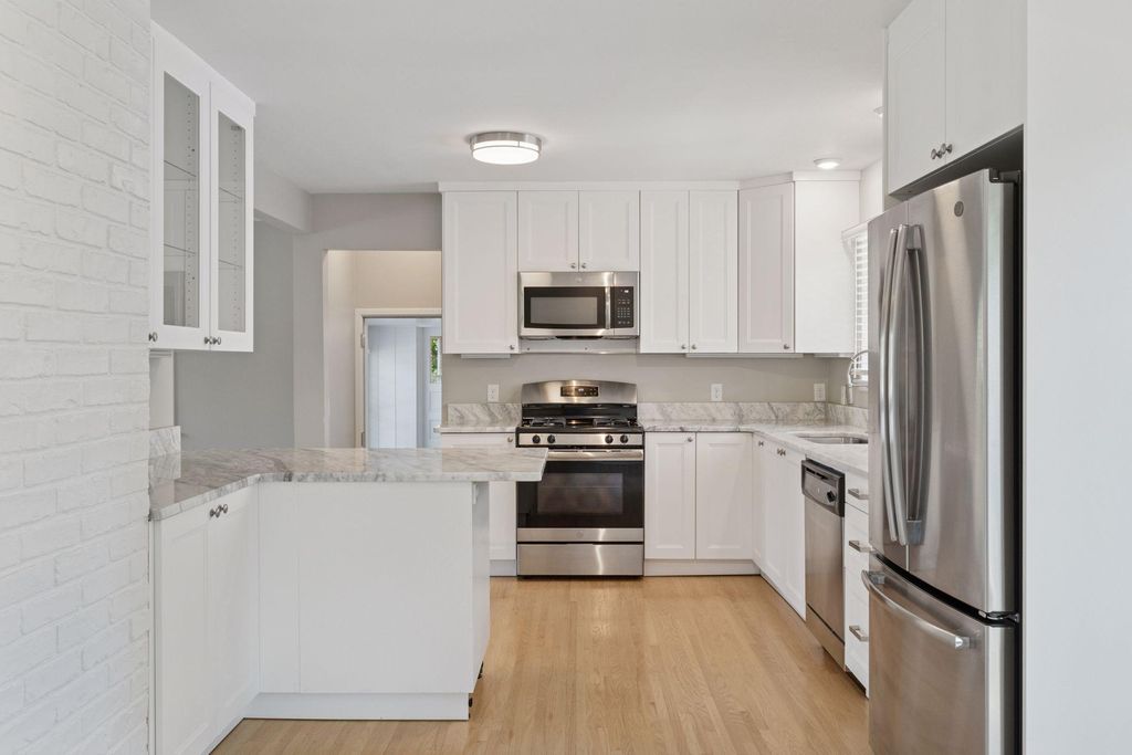 Photo of 2423 Mount View Avenue, Minneapolis, MN 55405 (MLS # 7023088)