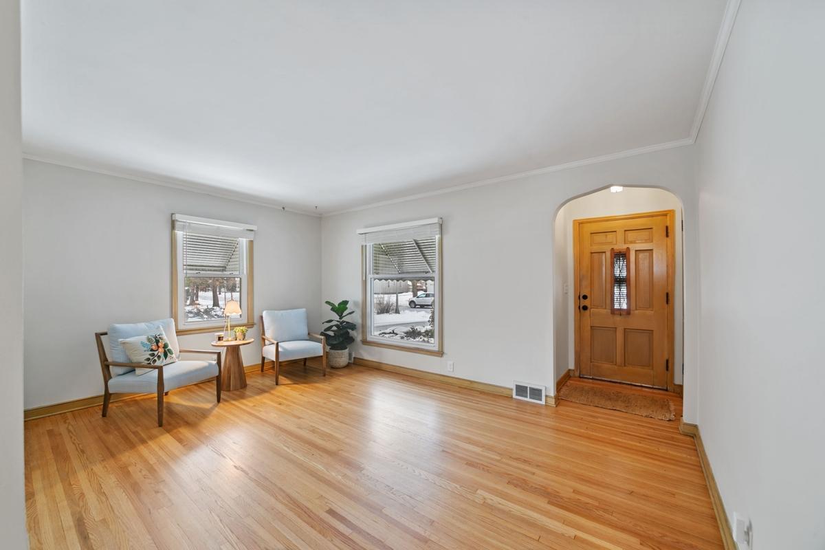 6233 Irving Avenue S