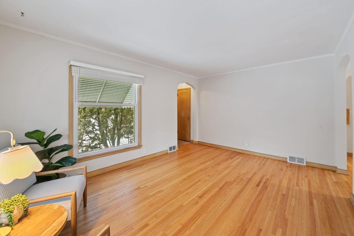 6233 Irving Avenue S