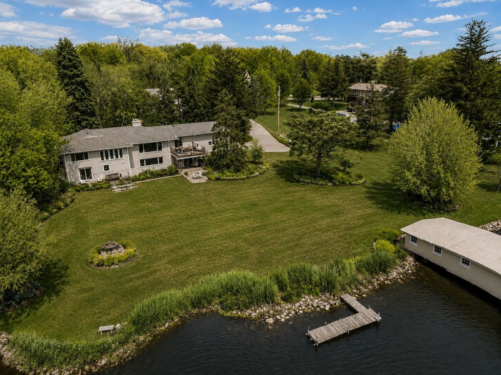 Photo of 2685 Shadywood Road Rd, Excelsior, MN 55331 (MLS # 7115014)