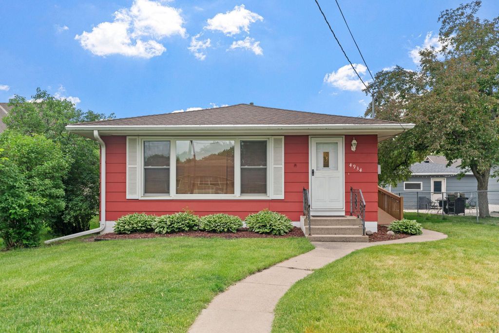 Photo of 4934 Minnesota Street SE, Prior Lake, MN 55372 (MLS # 7081310)