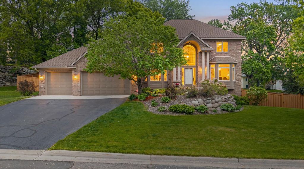 Photo of 14809 White Oak Drive, Burnsville, MN 55337 (MLS # 7029414)