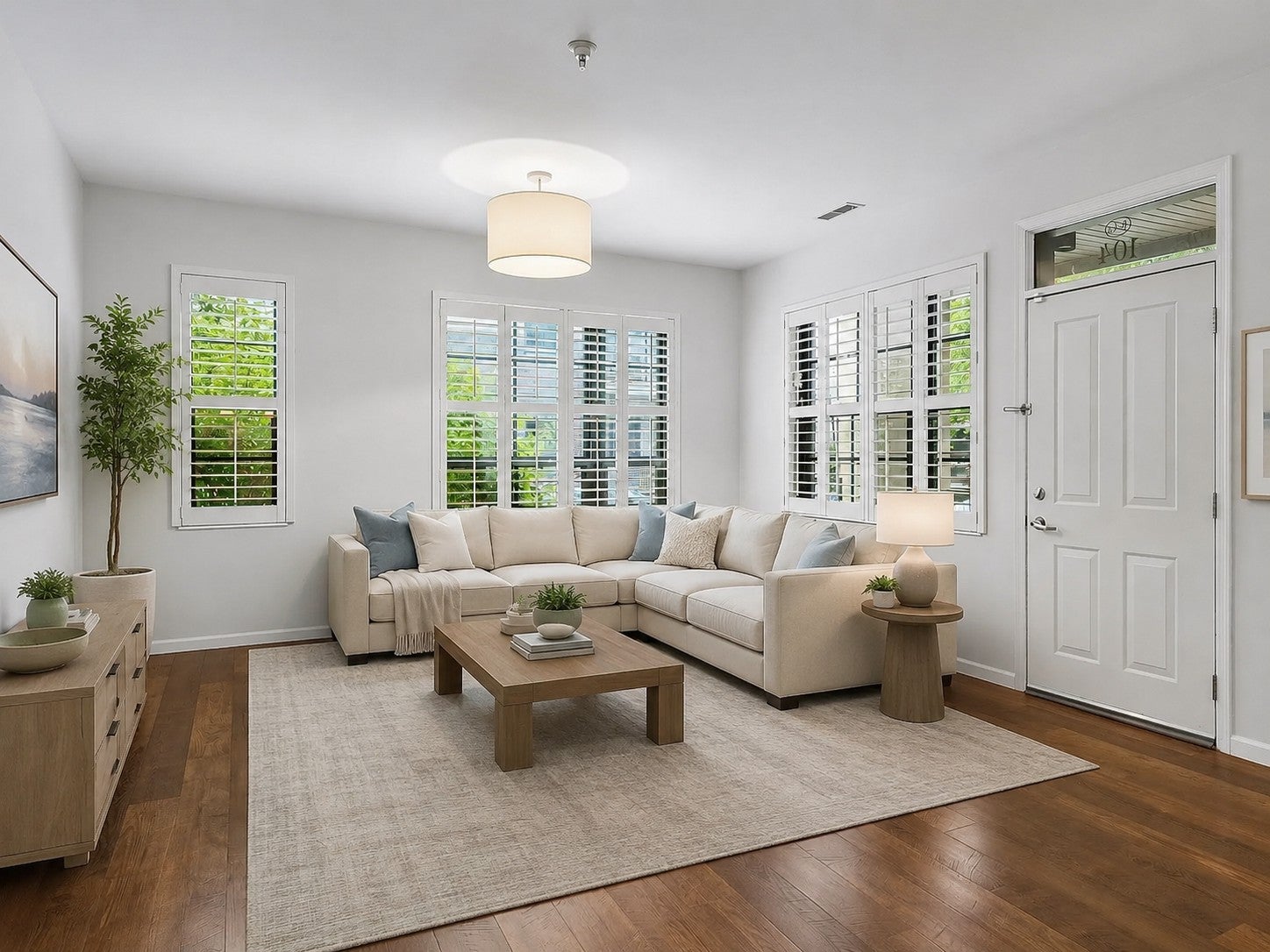 2566 Ellis Avenue 104