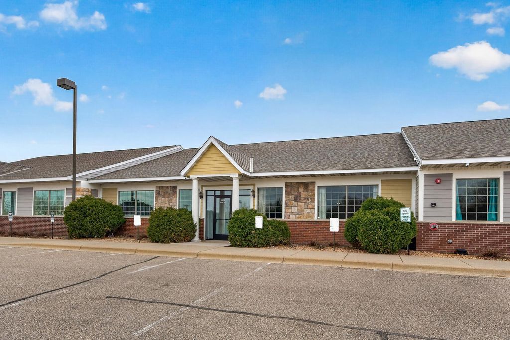 Photo of 1103 Weir Drive #200, Woodbury, MN 55125 (MLS # 7060408)