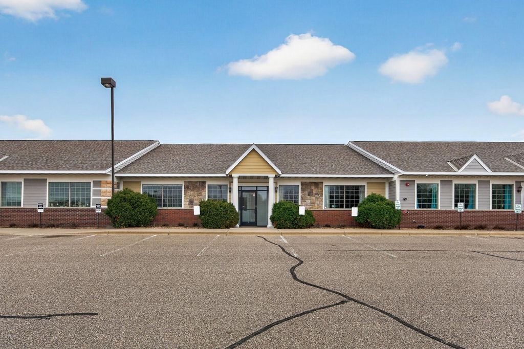 Photo of 1103 Weir Drive #200, Woodbury, MN 55125 (MLS # 7060408)