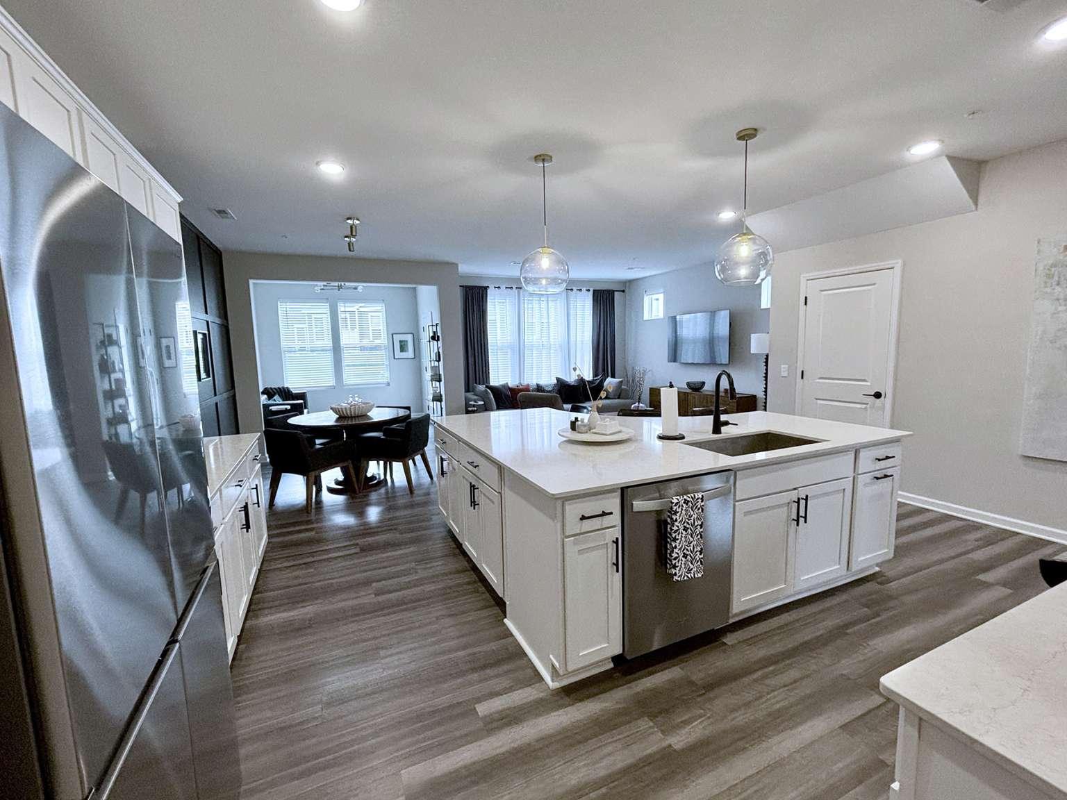 212 Junco Road N