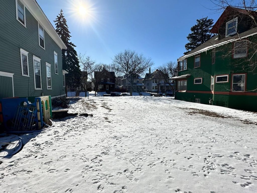 Photo of 909 Dayton Avenue, Saint Paul, MN 55104 (MLS # 7017455)