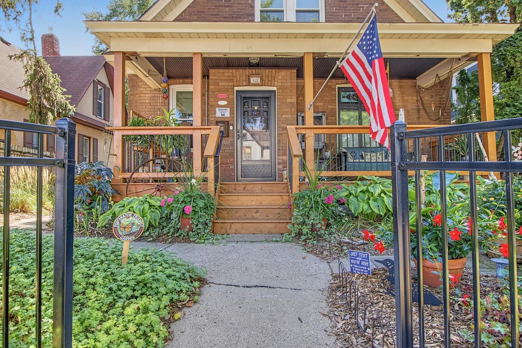 Photo of 102 Cook Avenue W, Saint Paul, MN 55117 (MLS # 7141914)