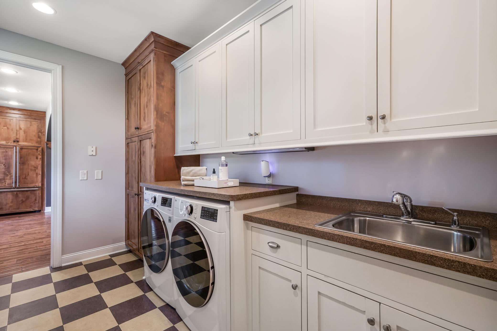 4000 Inglewood Ave S, Minneapolis, MN, 55416, USA, 5 Bedrooms Bedrooms, ,4 BathroomsBathrooms,Residential,Active,4000 Inglewood Ave S,7065325
