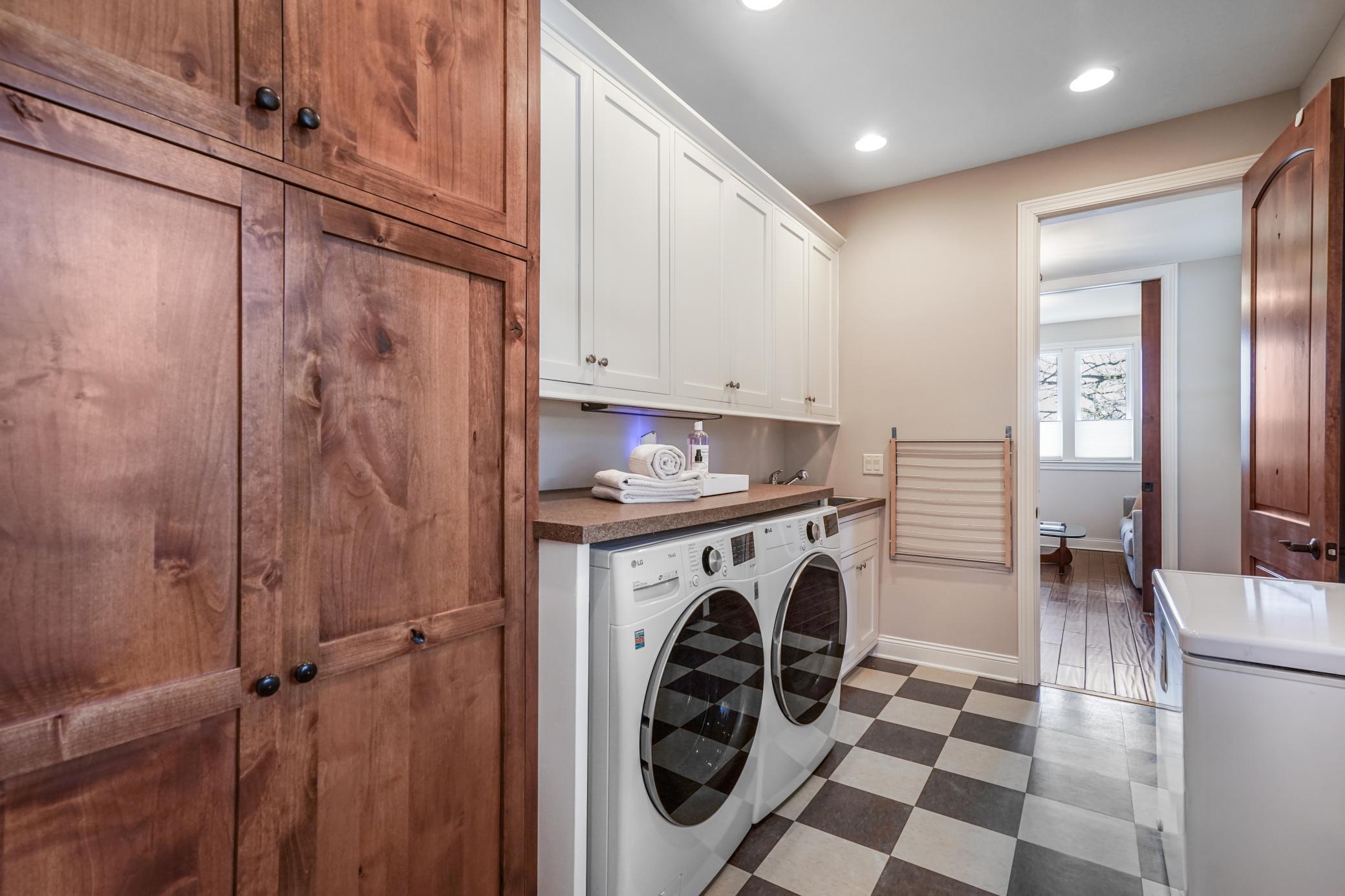 4000 Inglewood Ave S, Minneapolis, MN, 55416, USA, 5 Bedrooms Bedrooms, ,4 BathroomsBathrooms,Residential,Active,4000 Inglewood Ave S,7065325