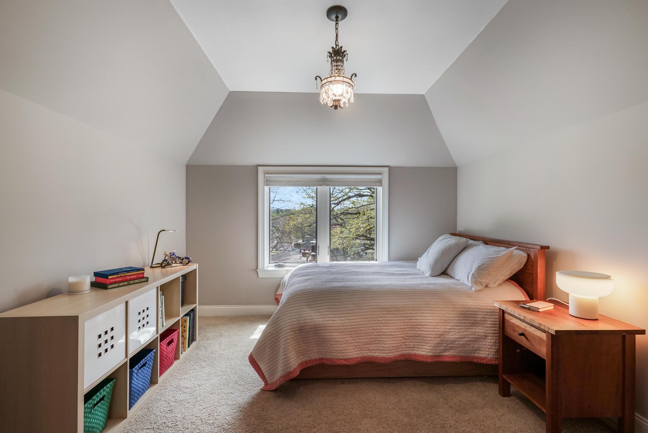 4000 Inglewood Ave S, Minneapolis, MN, 55416, USA, 5 Bedrooms Bedrooms, ,4 BathroomsBathrooms,Residential,Active,4000 Inglewood Ave S,7065325