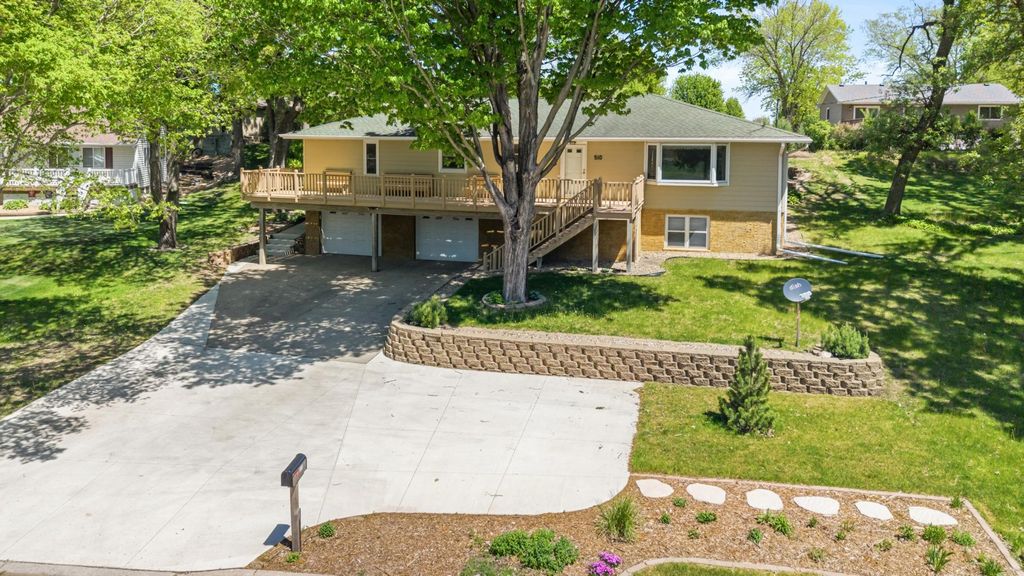 Photo of 510 W Richway Dr DR, Albert Lea, MN 56007 (MLS # 7066473)
