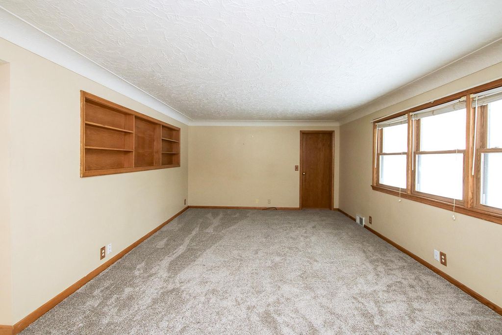 Photo of 620 4th Avenue SW, Hutchinson, MN 55350 (MLS # 6792935)