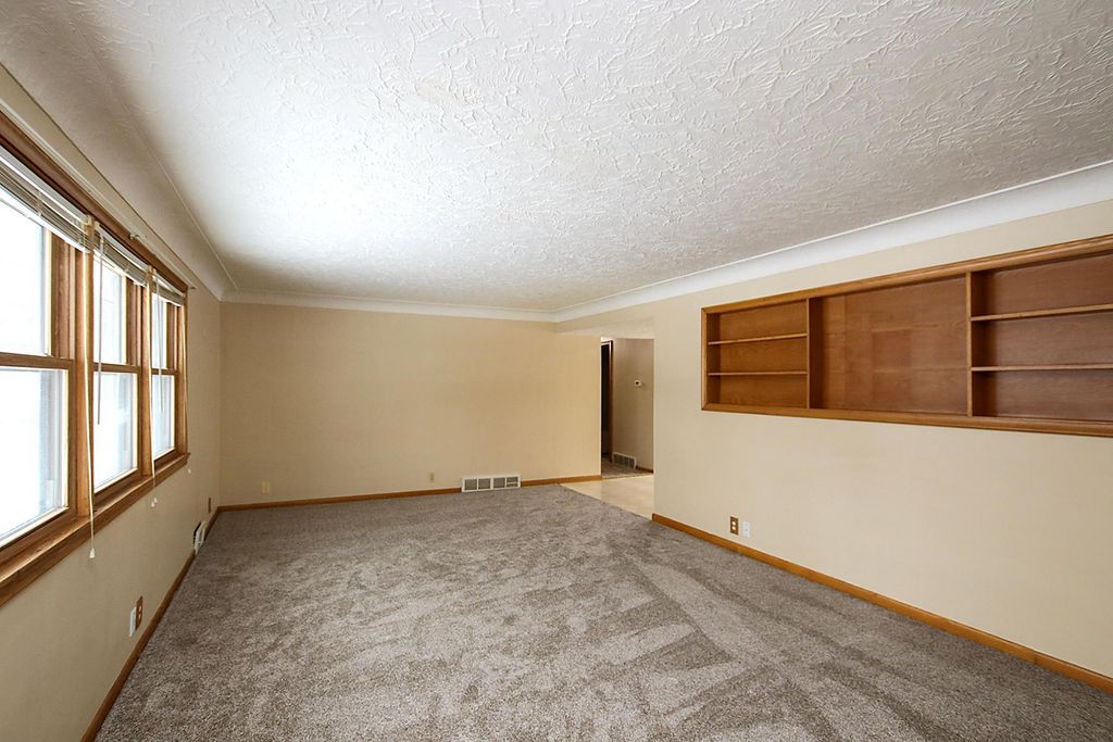 Photo of 620 4th Avenue SW, Hutchinson, MN 55350 (MLS # 6792935)