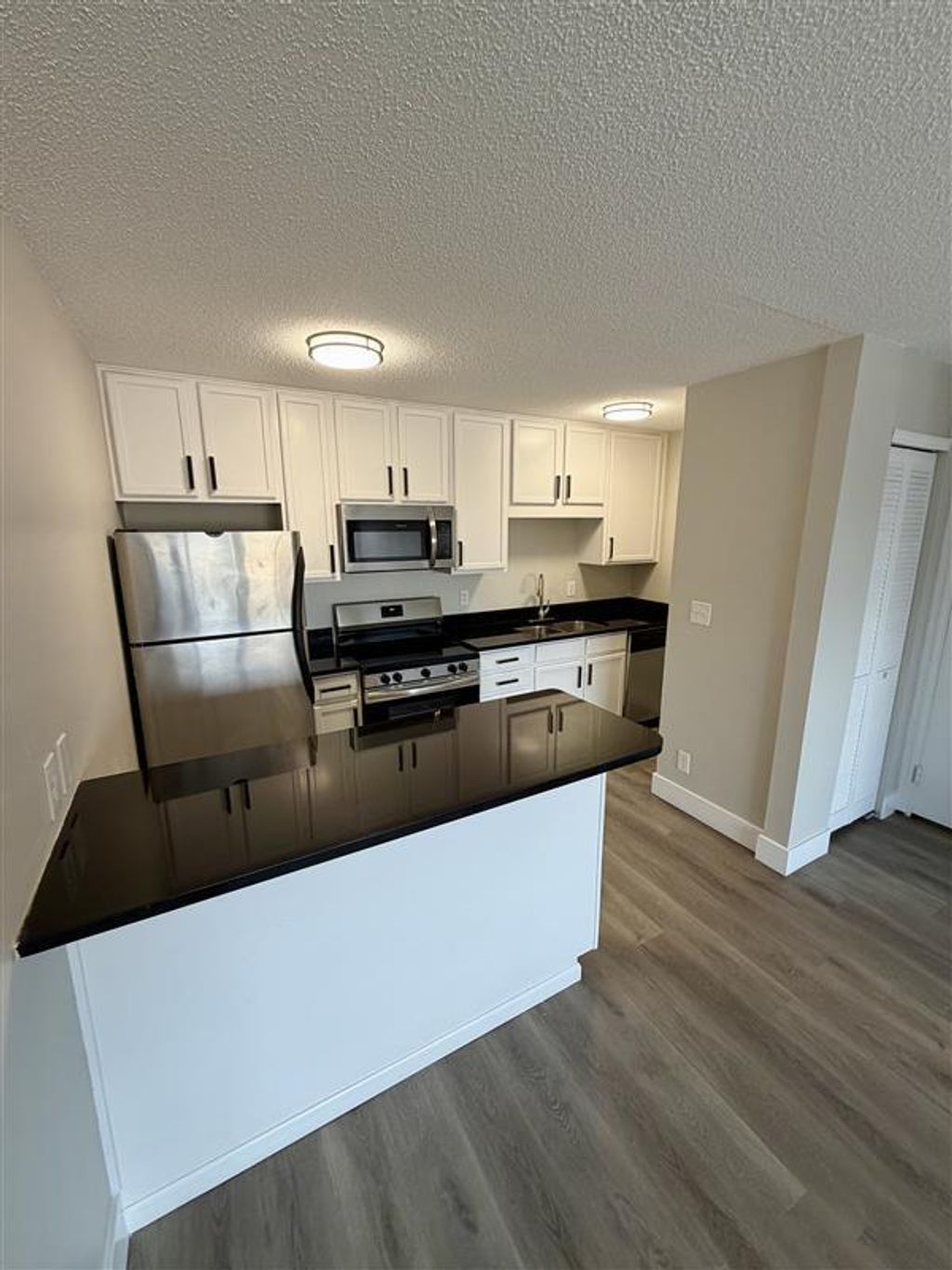 Photo of 1800 Lasalle Avenue #302, Minneapolis, MN 55403 (MLS # 7014943)