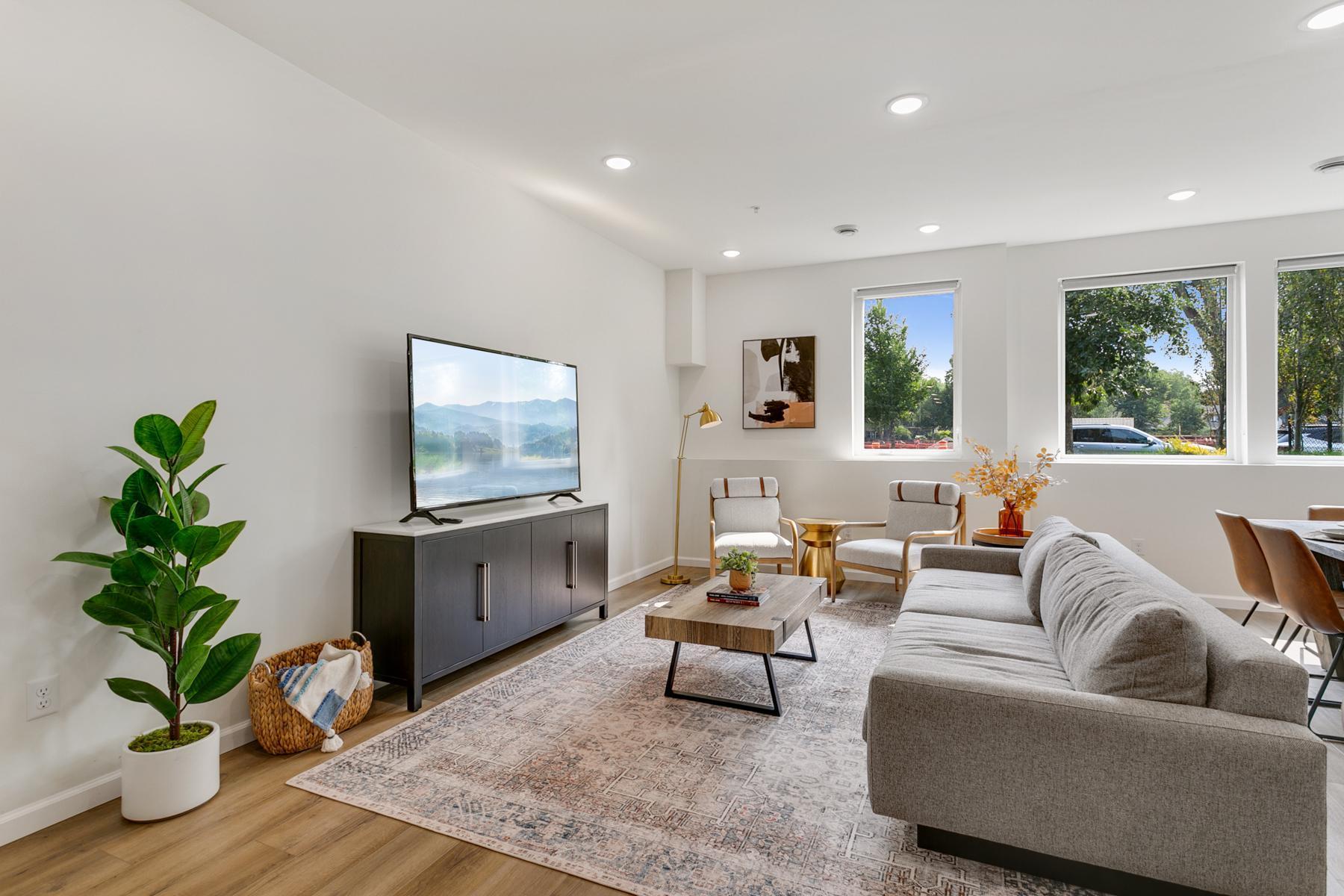 3310 Lyndale Avenue S