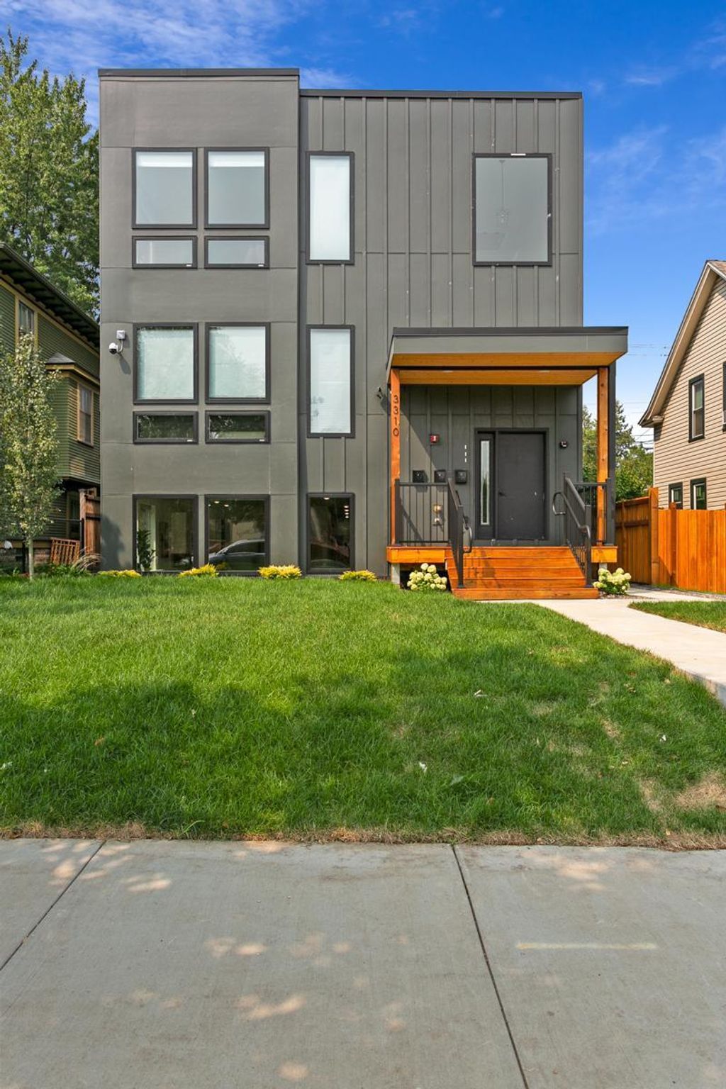 Photo of 3310 Lyndale Avenue S, Minneapolis, MN 55408 (MLS # 7049127)