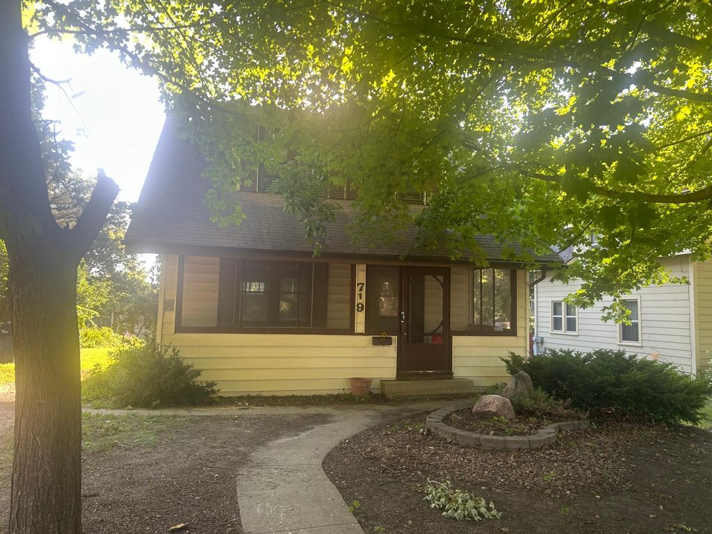 Photo of 719 N Union Avenue, Fergus Falls, MN 56537 (MLS # 7109847)