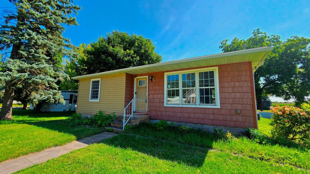 Photo of 312 4th Street S, Gaylord, MN 55334 (MLS # 7151478)