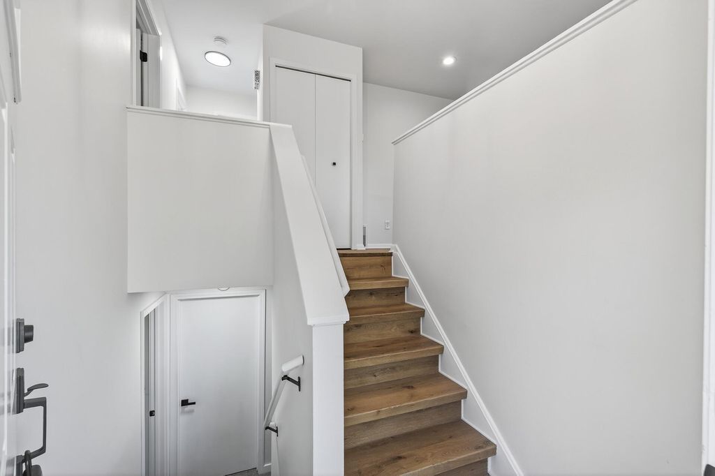 Photo of 4329 Lakeland Avenue N, Robbinsdale, MN 55422 (MLS # 7013731)