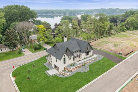 2706 Lakeview Court Little Canada MN 55117