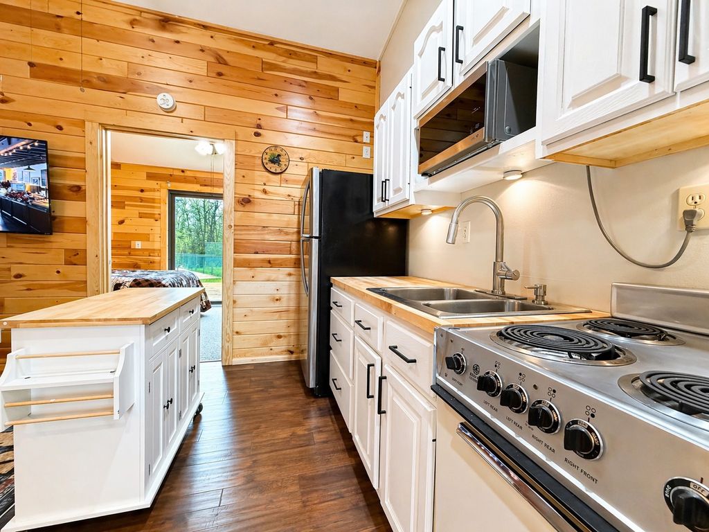 Photo of 360 Quadna Mountain Road, Hill City, MN 55748 (MLS # 7061276)