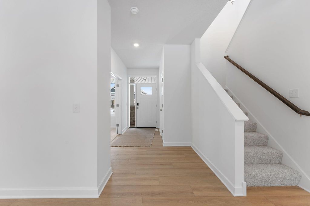 Photo of 7550 Upper 42nd Street N, Oakdale, MN 55128 (MLS # 7022563)