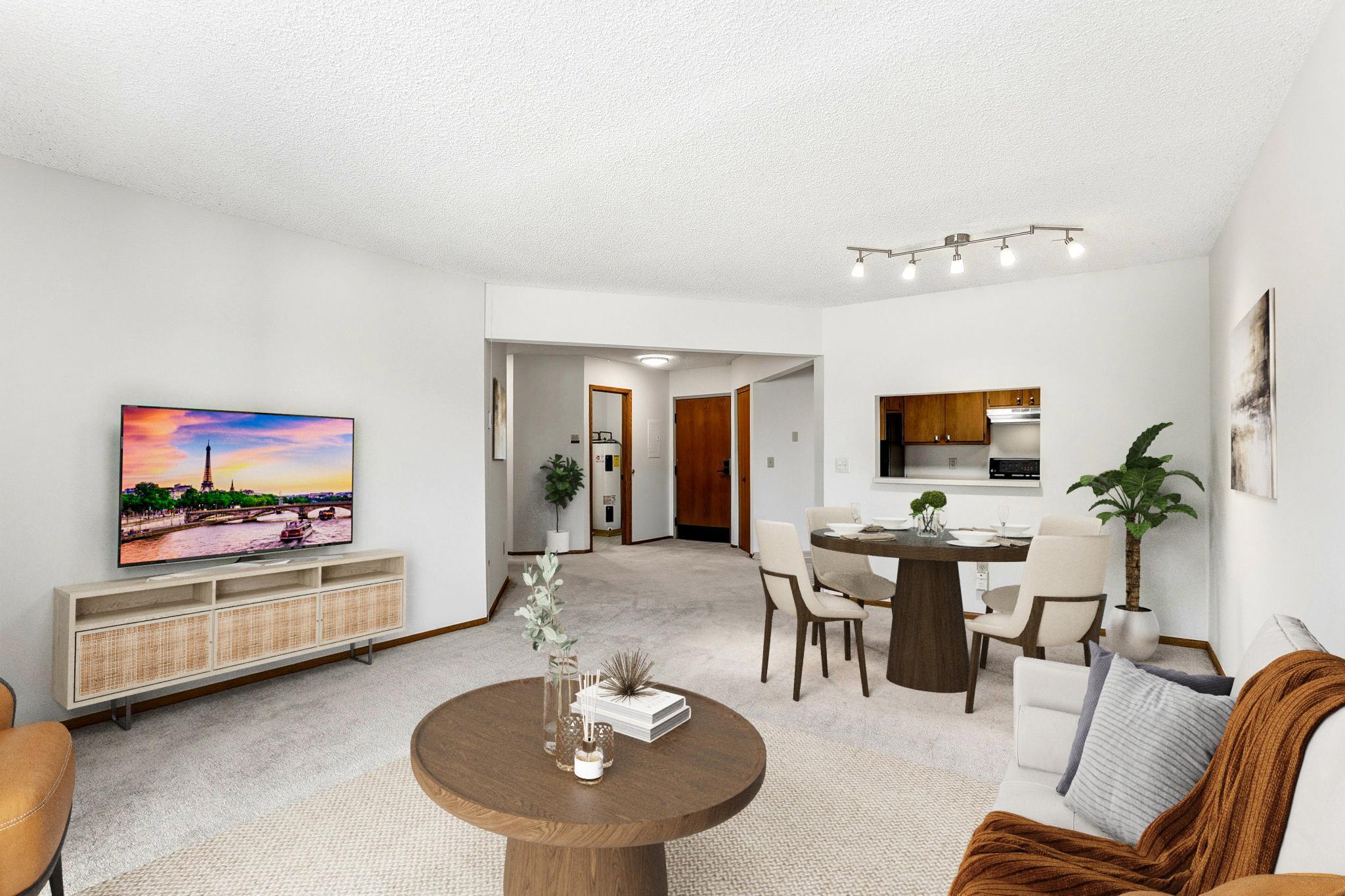 2425 E Franklin Avenue 303