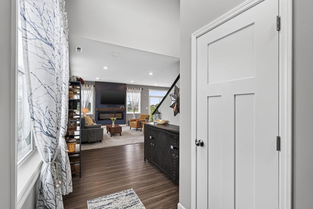 Photo of 1852 Tyrone Drive, Shakopee, MN 55379 (MLS # 7101674)