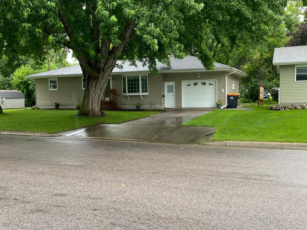 Photo of 220 S 2nd Street, Bird Island, MN 55310 (MLS # 7023883)