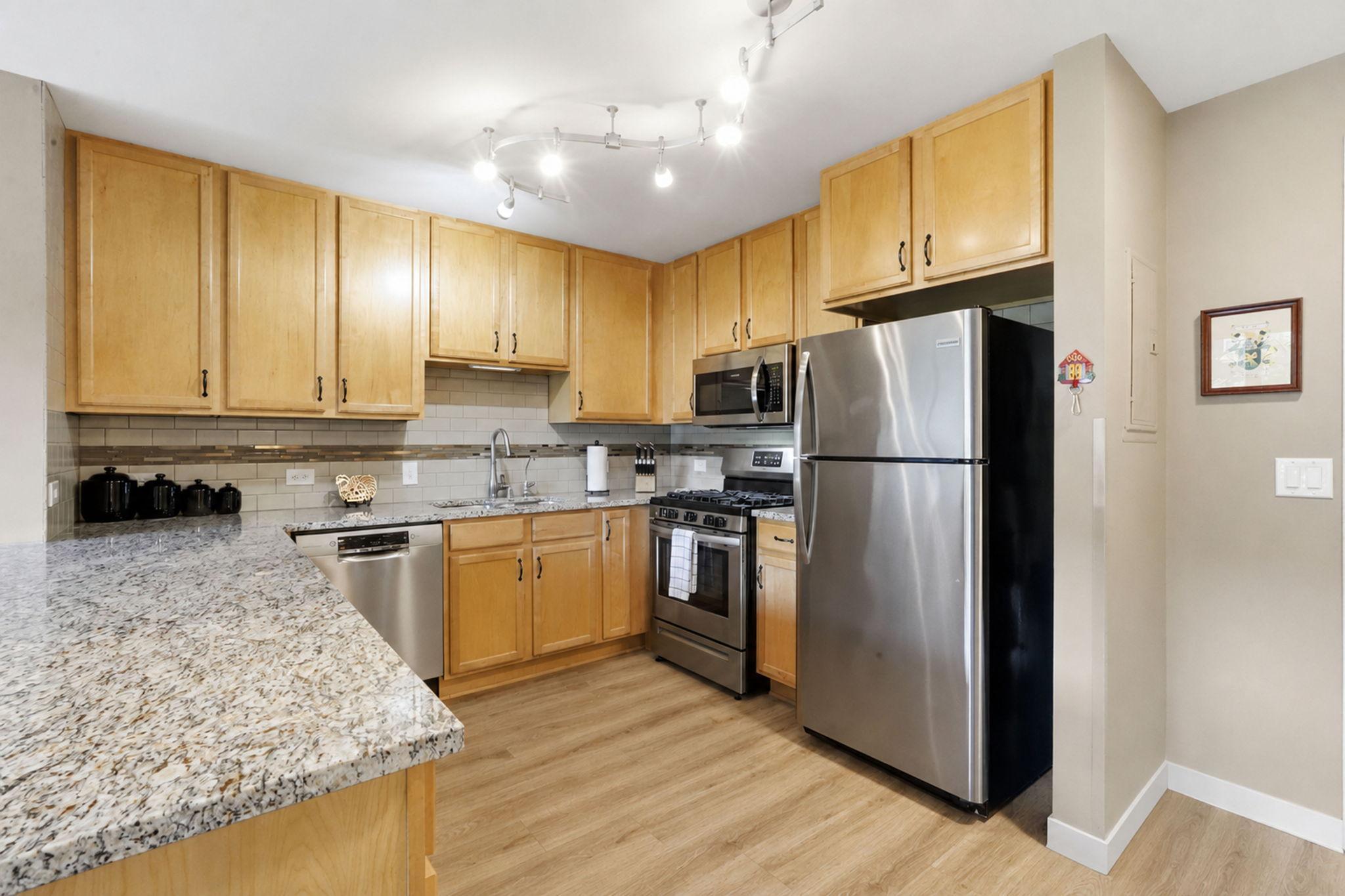 929 Portland Avenue 208