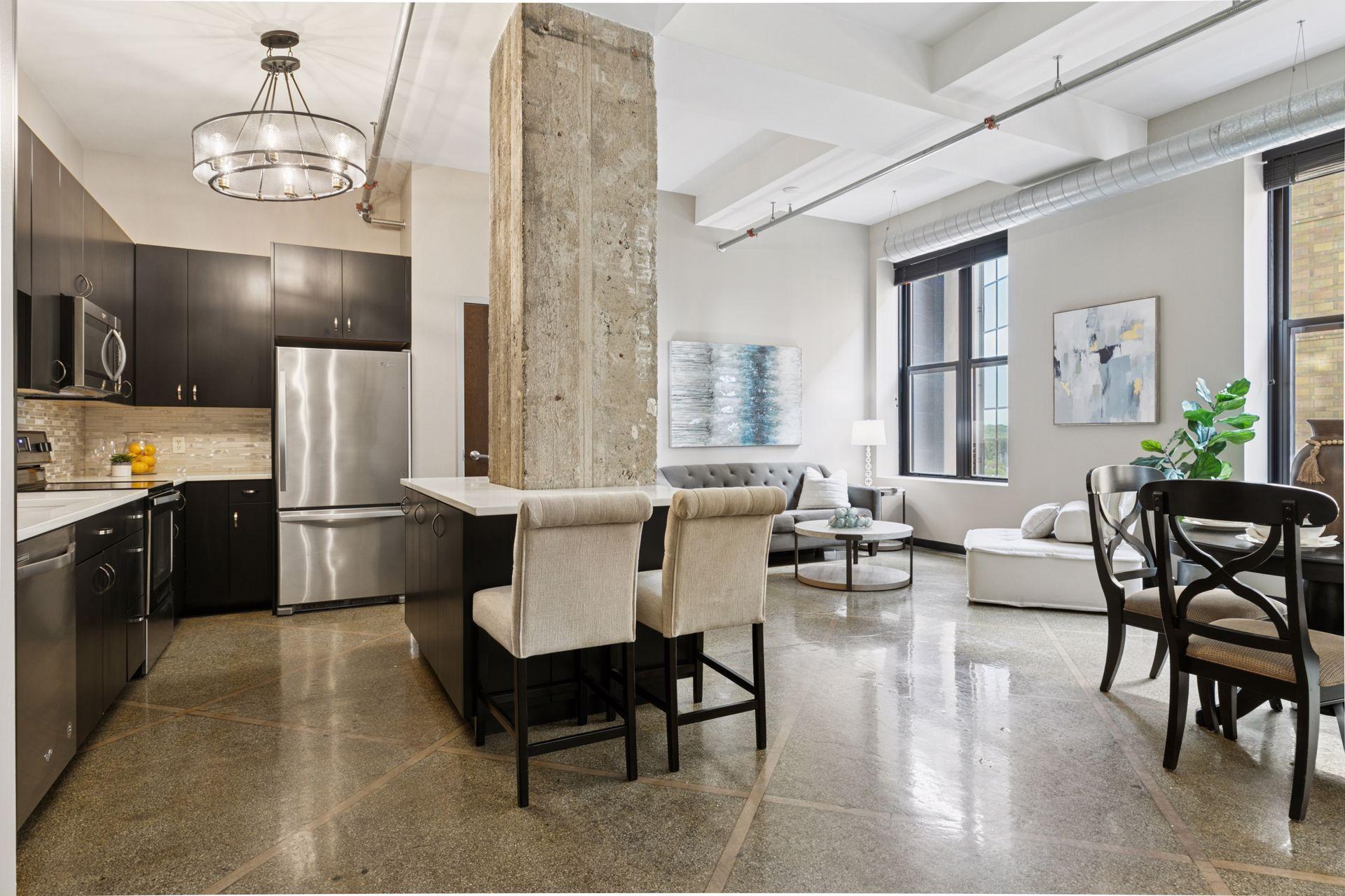 350 Saint Peter Street 704