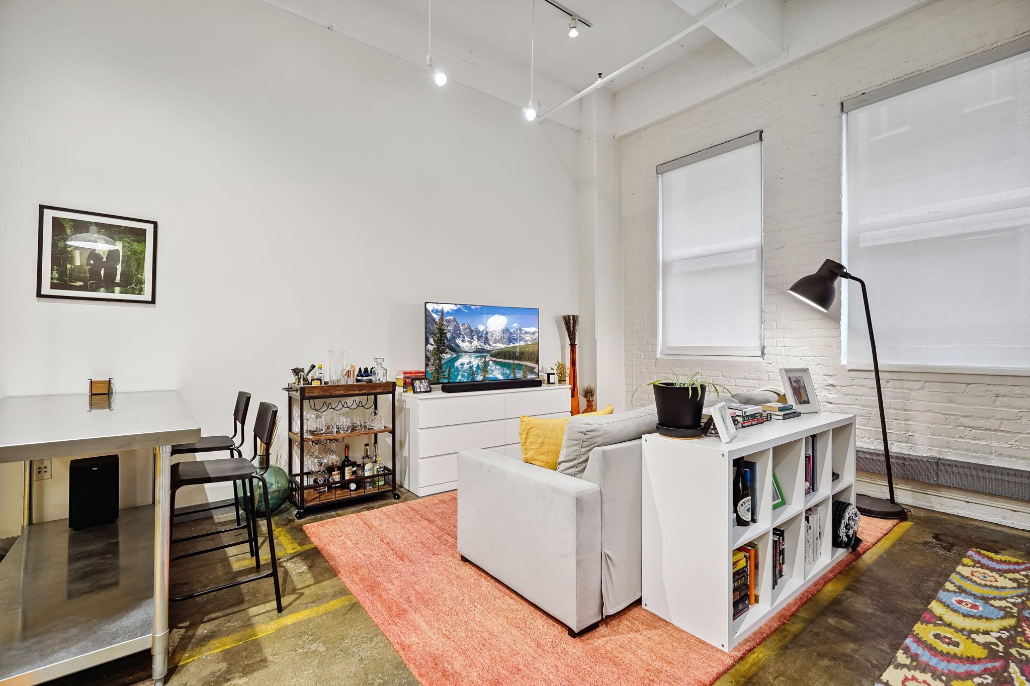 700 Washington Avenue N 207