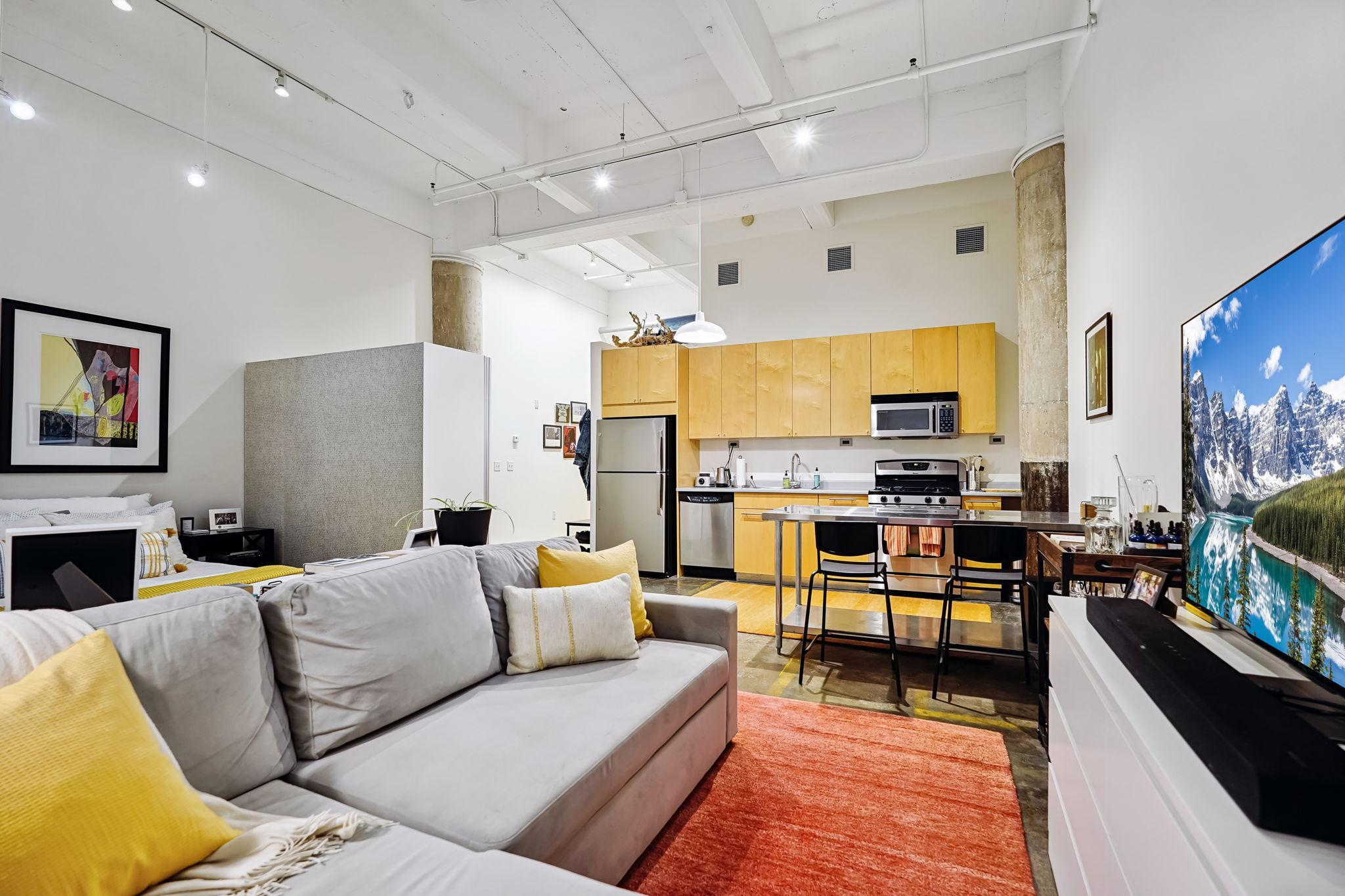 700 Washington Avenue N 207