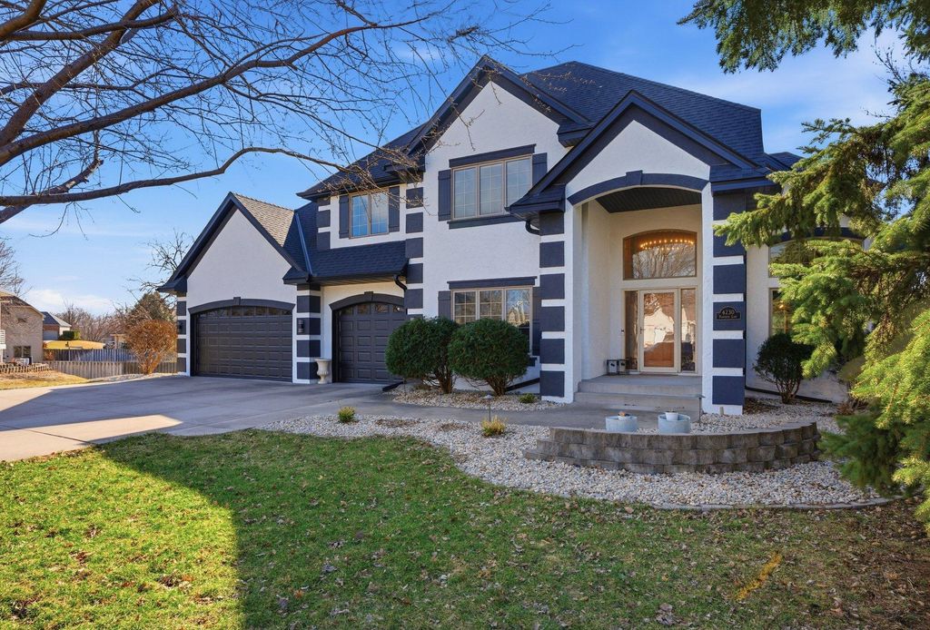 Photo of 4230 Pineview Lane N, Plymouth, MN 55442 (MLS # 7048541)