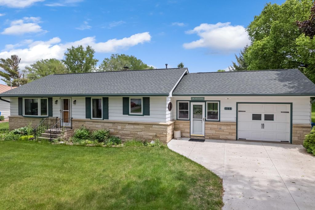 Photo of 1366 Lorrai Drive, Winona, MN 55987 (MLS # 7076689)