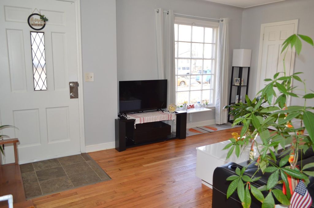 Photo of 3824 Vera Cruz Avenue N, Robbinsdale, MN 55422 (MLS # 7032514)