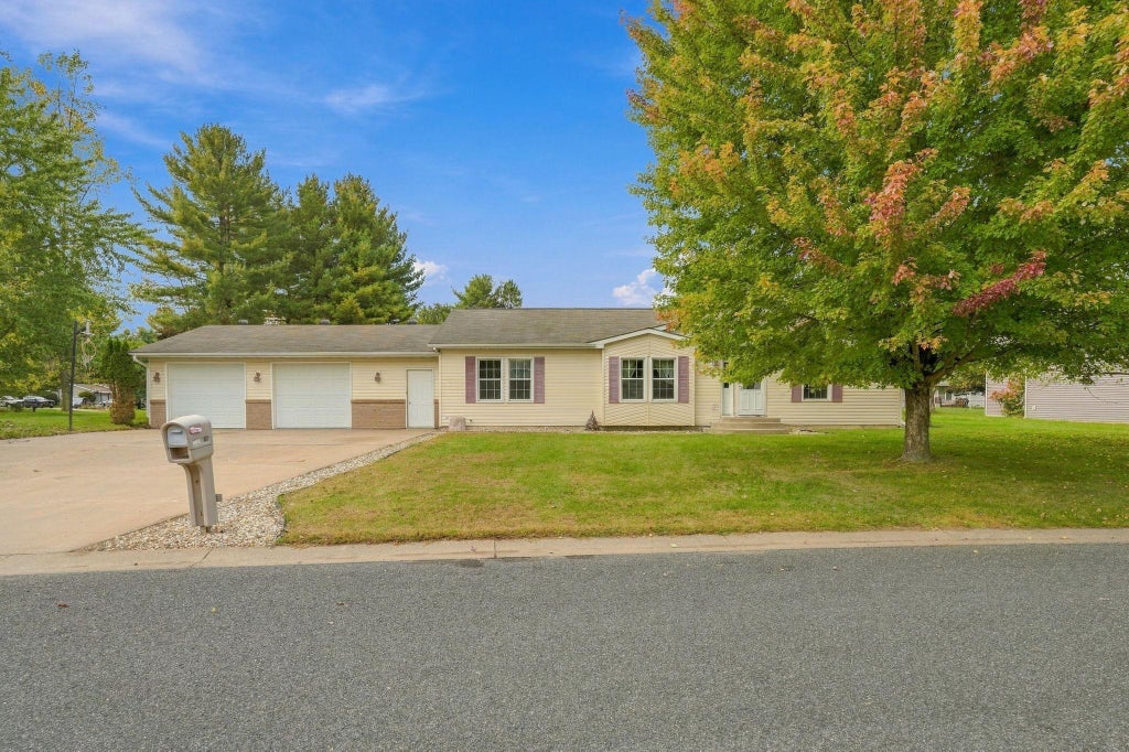Photo of 1027 Prairie Circle, Menomonie, WI 54751 (MLS # 7154946)