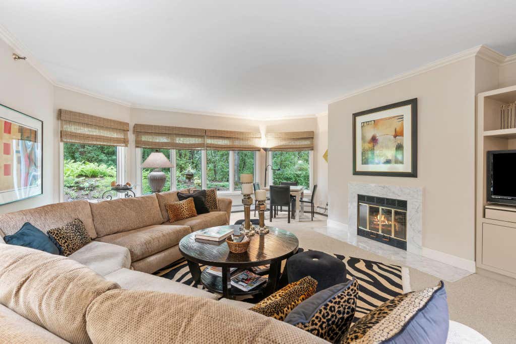 Photo of 12700 Sherwood Place #112, Minnetonka, MN 55305 (MLS # 7116100)