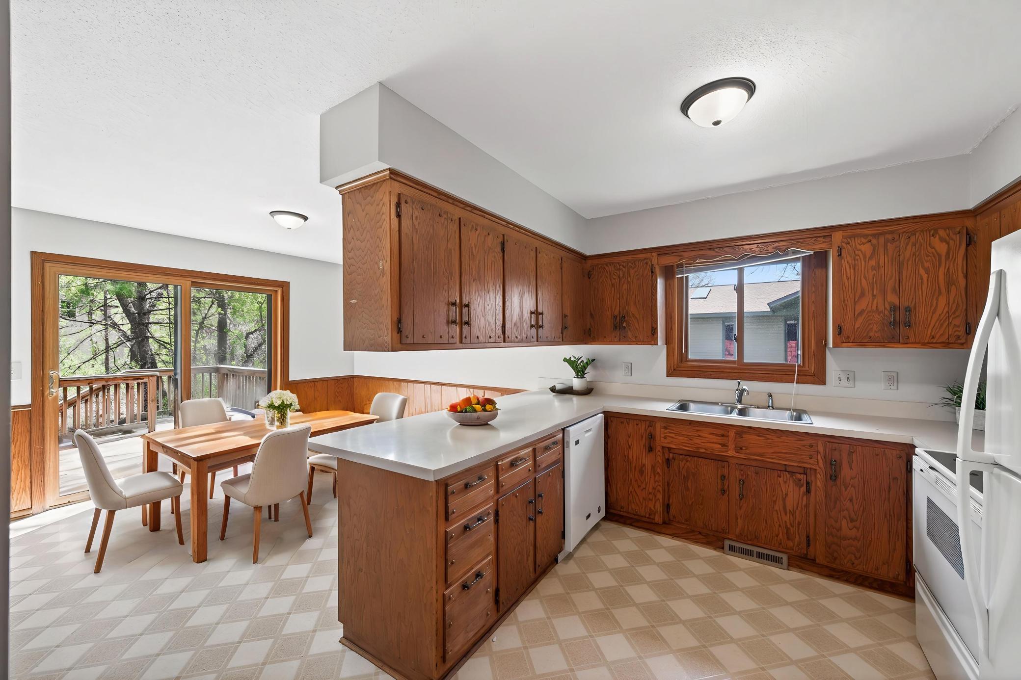 8285 Pleasant View Drive