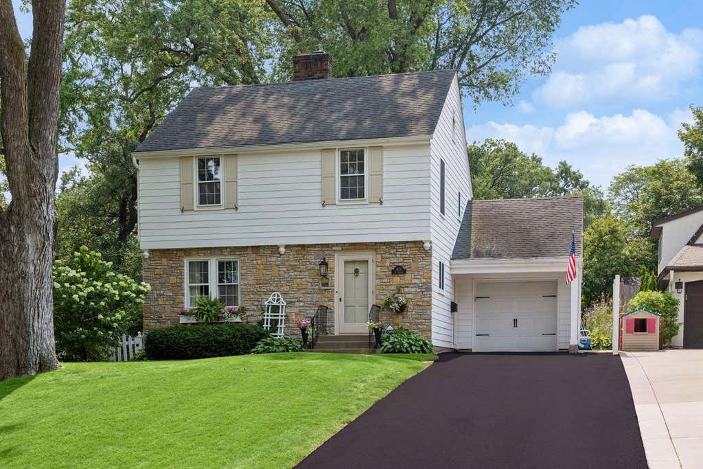 Photo of 4124 Raleigh Avenue, Saint Louis Park, MN 55416 (MLS # 7116412)