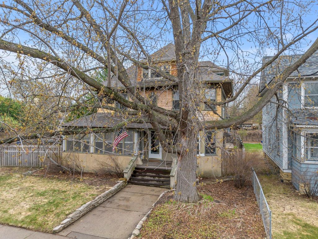 Photo of 924 Marshall Avenue, Saint Paul, MN 55104 (MLS # 7059010)