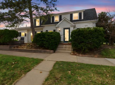 571 Griggs Street S Saint Paul MN 55116